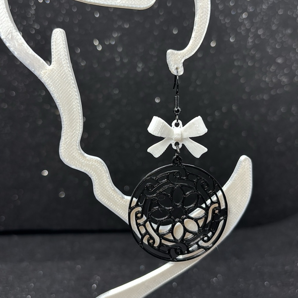Black and White Dangle Earrings - Picture 5 of 6